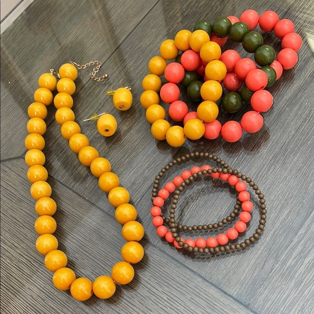 Vintage Mixed Lot of Beaded Necklaces & Bracelets